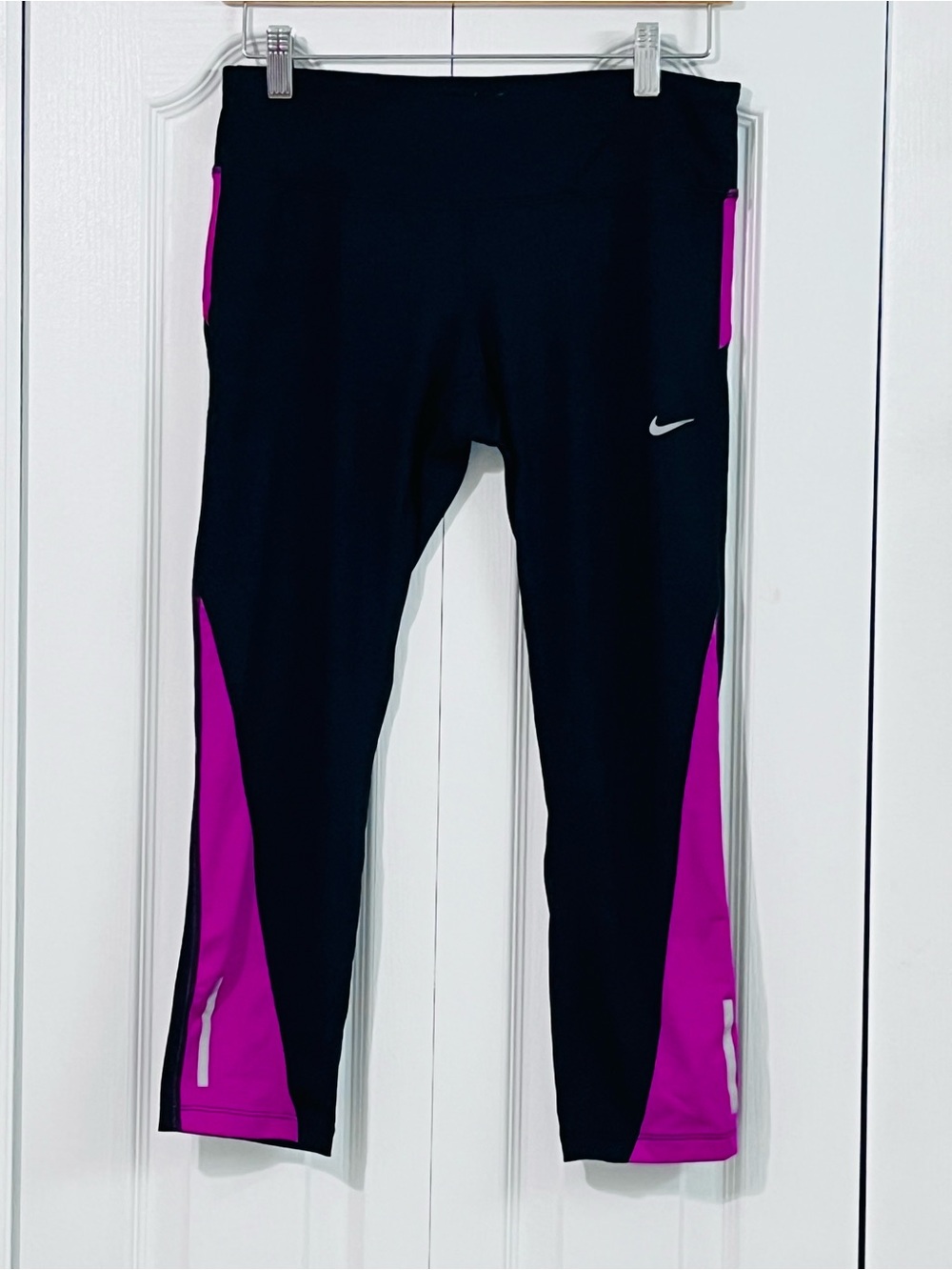 Nike Black Capri Leggings with Magenta Panels and Reflective Accents